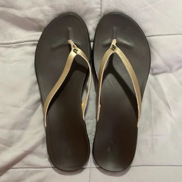 OluKai flip flops sz 11 womens golden color - Picture 4 of 4